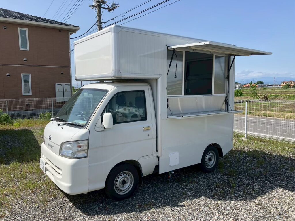 キッチンカー安く譲ります！ キッチンカーを譲ります」は本当？中古車選び・初期費用削減のコツを